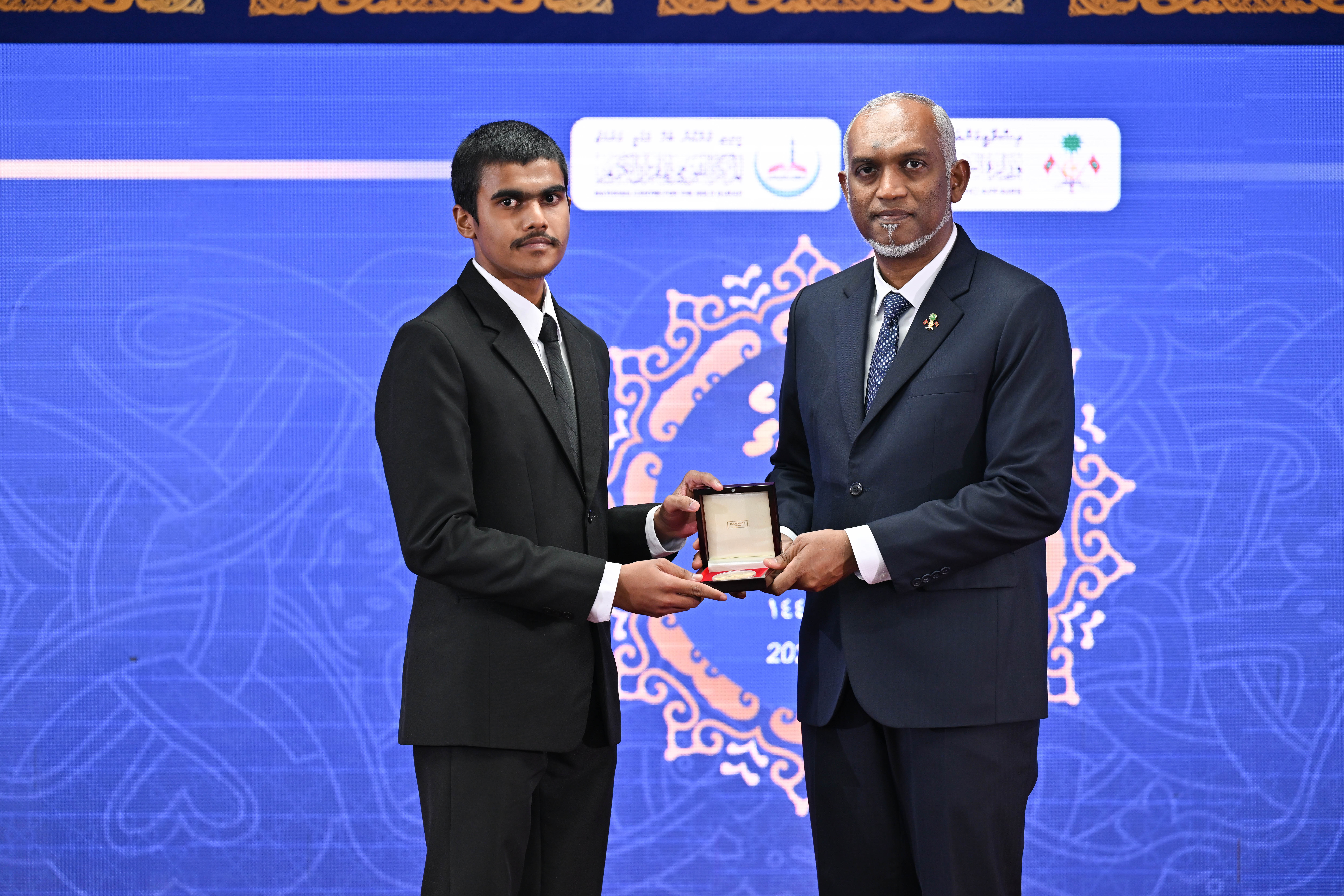 ރައީސުލްޖުމްހޫރިއްޔާގެ ދެކަނބަލުން، ޙާފިޡުން ދަސްވެނިވުމުގެ ރަސްމިއްޔާތުގައި ބައިވެރިވެވަޑައިގަތުން