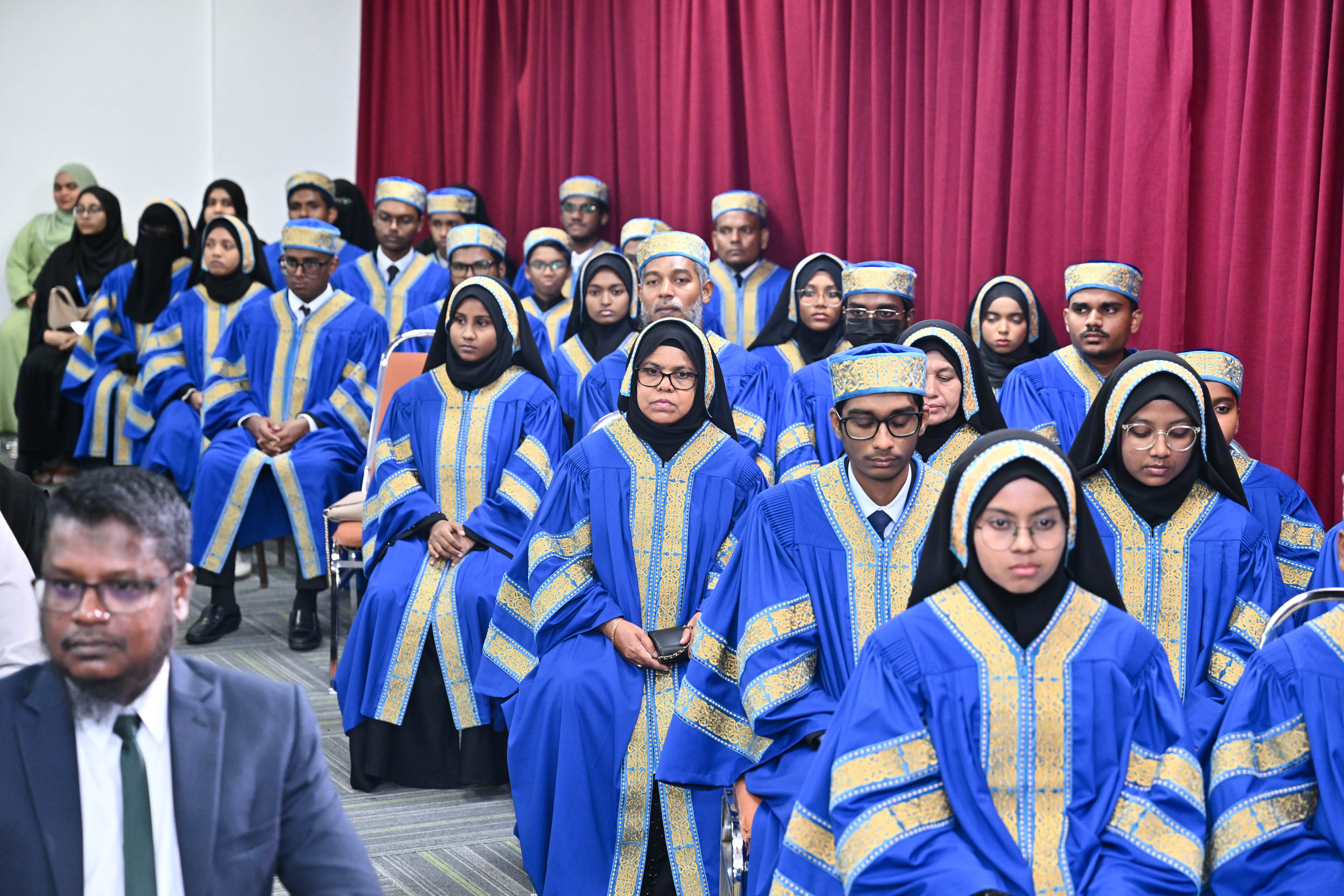 ރައީސުލްޖުމްހޫރިއްޔާގެ ދެކަނބަލުން، ޙާފިޡުން ދަސްވެނިވުމުގެ ރަސްމިއްޔާތުގައި ބައިވެރިވެވަޑައިގަތުން