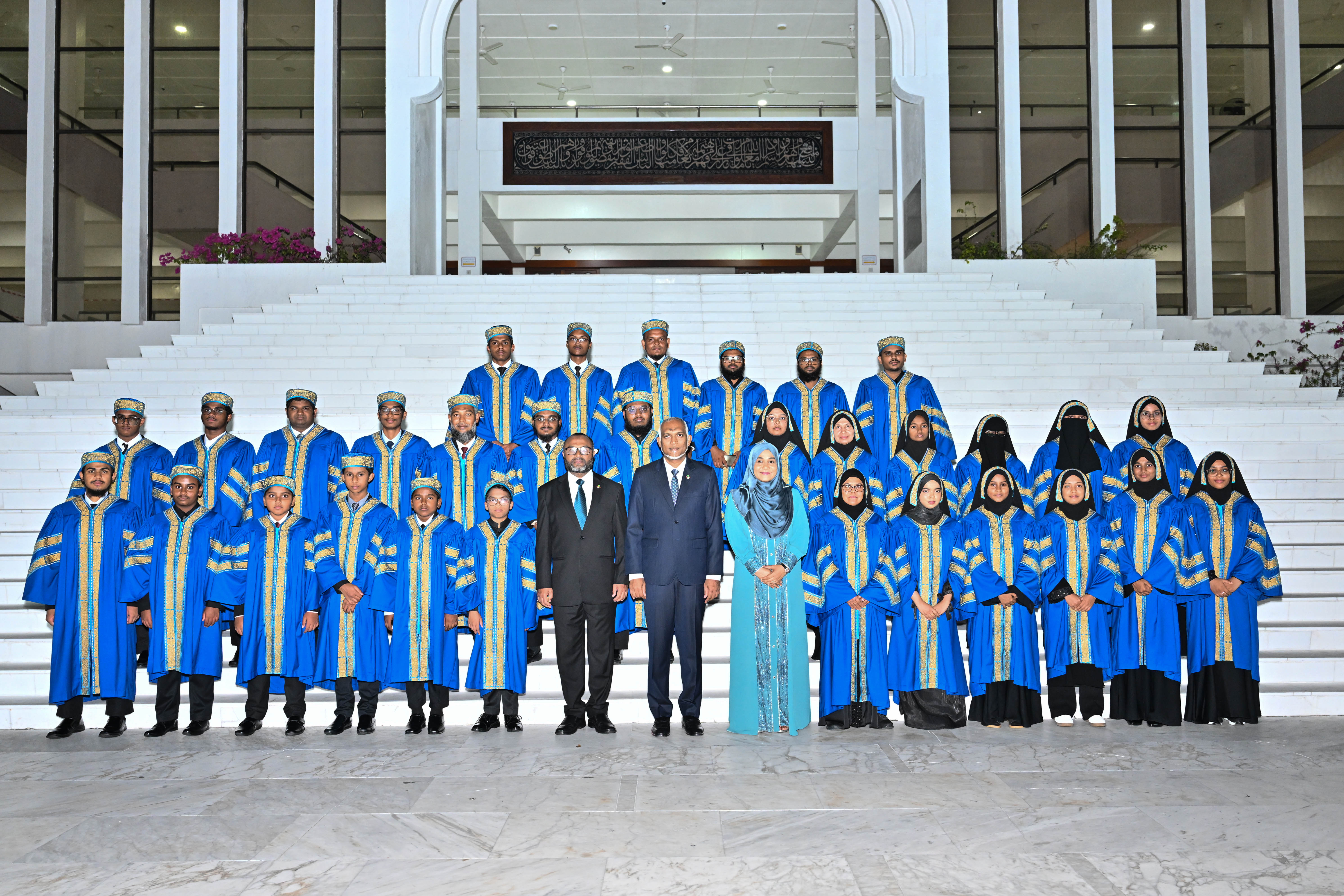 ރައީސުލްޖުމްހޫރިއްޔާގެ ދެކަނބަލުން، ޙާފިޡުން ދަސްވެނިވުމުގެ ރަސްމިއްޔާތުގައި ބައިވެރިވެވަޑައިގަތުން