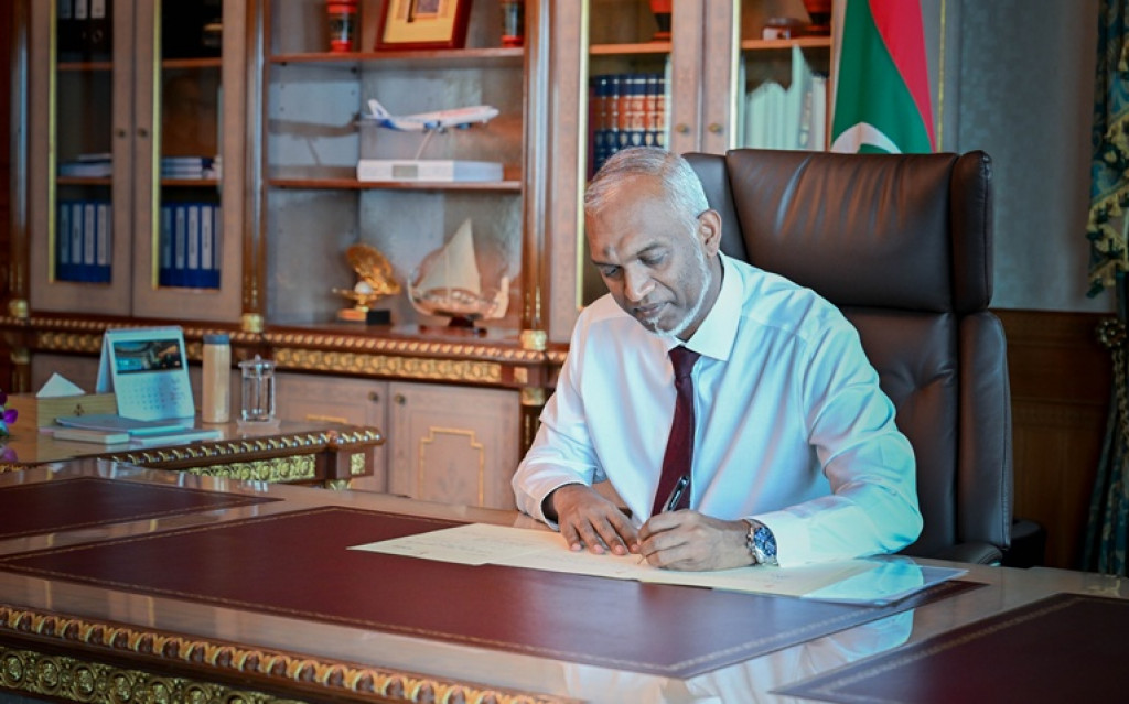 މެދުއިރުމަތީގެ ހަމަނުޖެހުންތަކާ ގުޅިގެން، ރައީސުލްޖުމްހޫރިއްޔާ، ވަޒީރުންގެ ޚާއްޞަ ކޮމިޓީއެއް އެކުލަވާލައްވައިފި