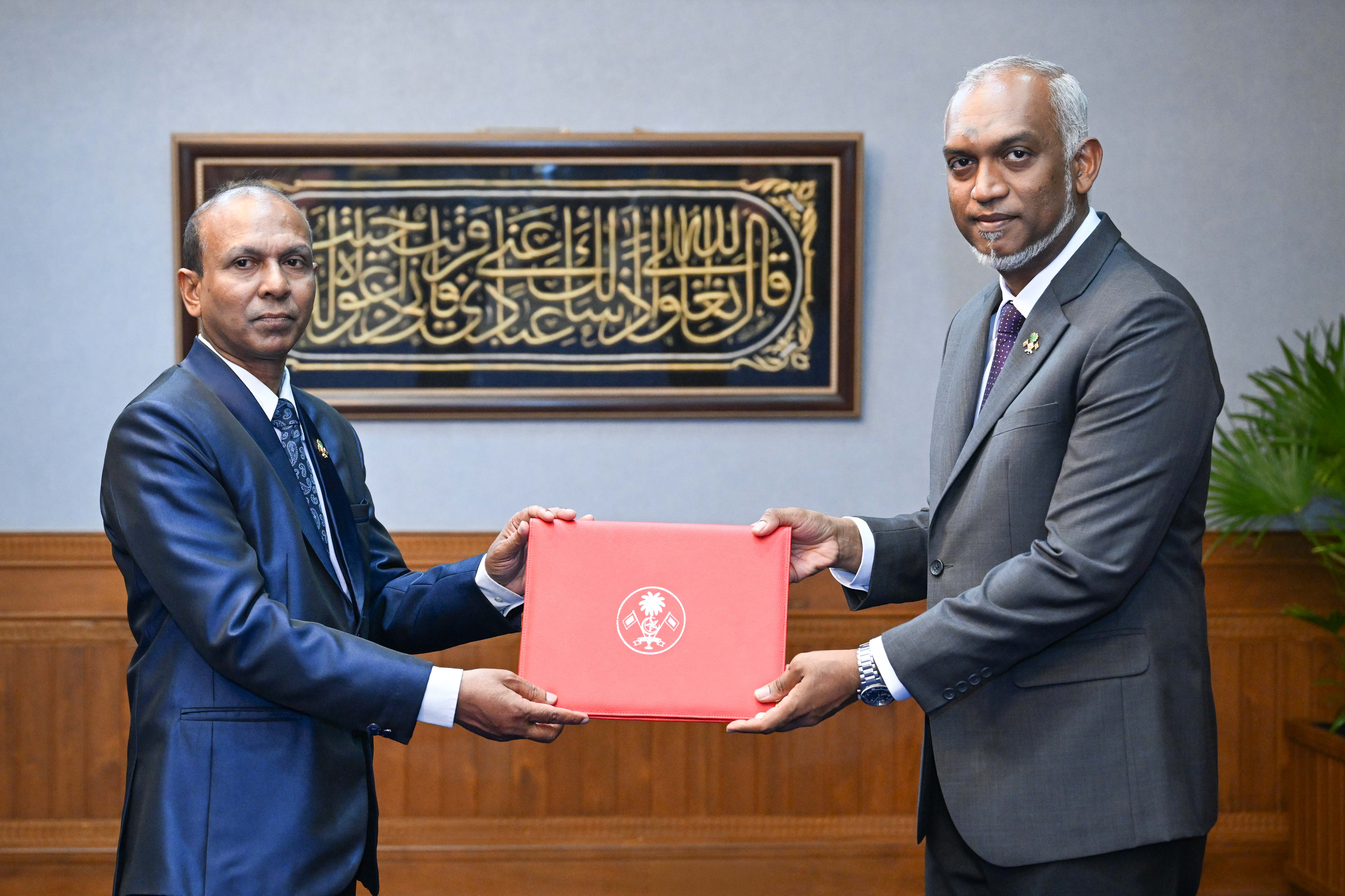 ޖުޑީޝަލް ސަރވިސް ކޮމިޝަނުގެ މެންބަރުކަމަށް ބޭފުޅަކު ޢައްޔަން ކުރައްވައިފި