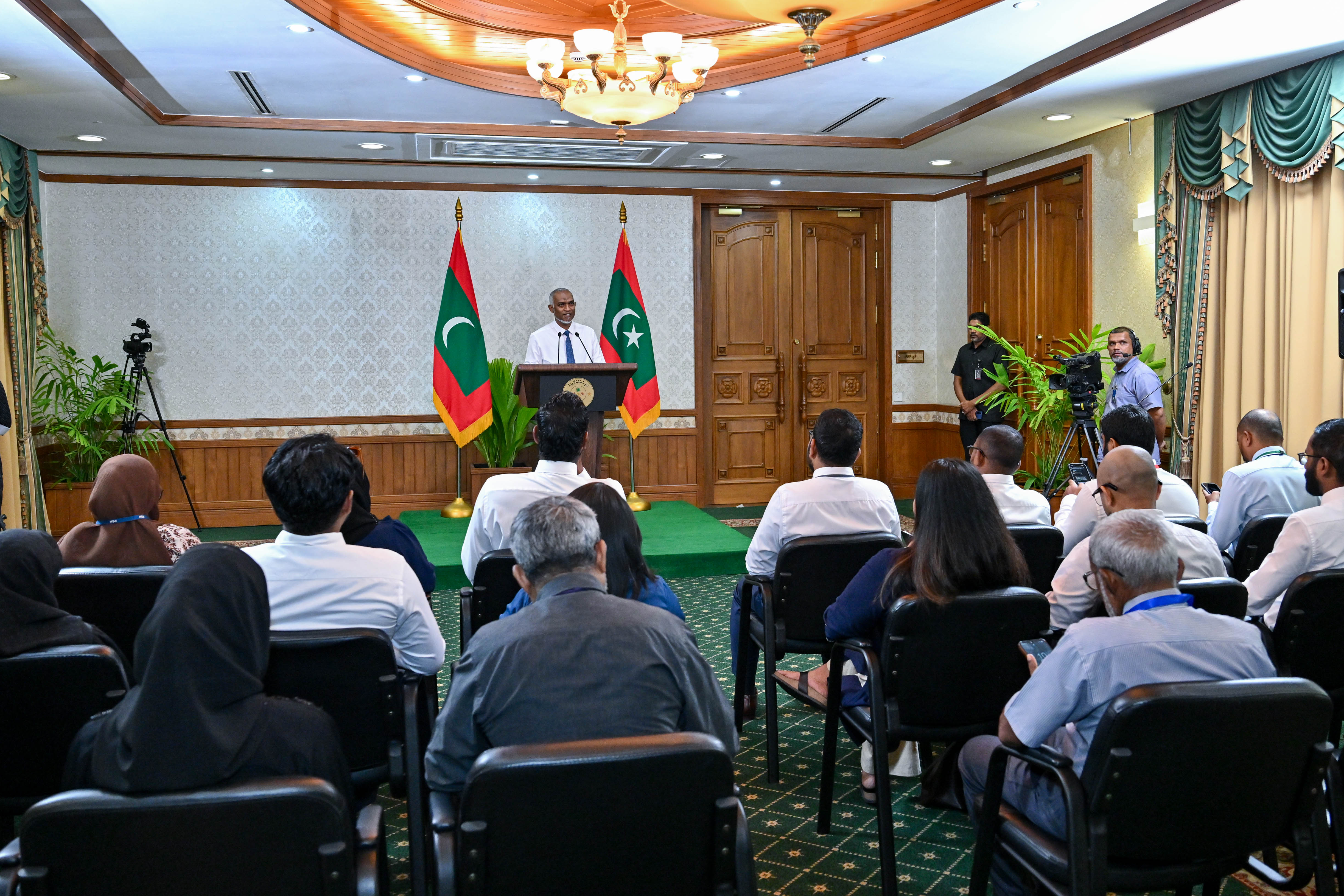 މެދުއިރުމަތީގެ ހަމަނުޖެހުމުގެ މި ދަނޑިވަޅުގައި، ރާއްޖެއިން މަސައްކަތްކުރާނީ ޢަރަބި އިސްލާމީ ޤައުމުތަކާއެކީ: ރައީސް