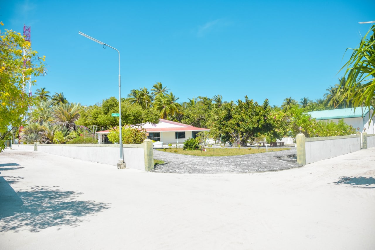 ރ. ވާދޫގެ ކުރީގެ ހުކުރު މިސްކިތް މަރާމާތުކޮށްދޭނެ ފަރާތެއް ހޯދަނީ 