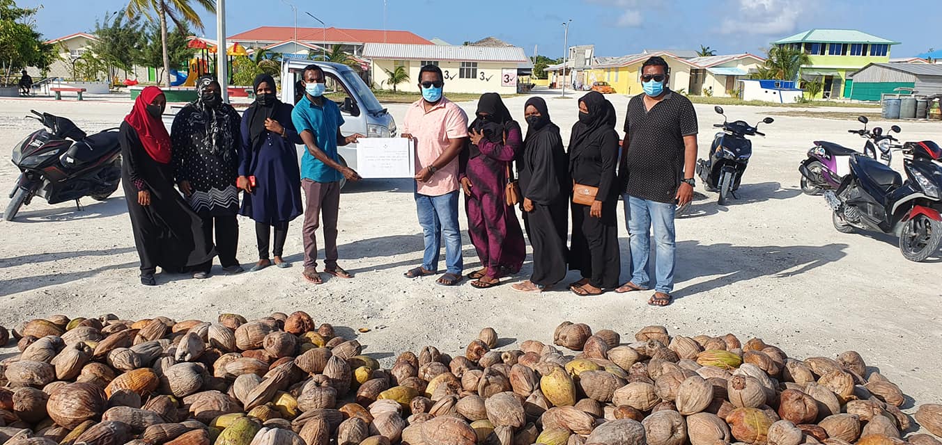 މޮނިޓަރިންގައި އޮތް ރައްތަކަށް އެހީތެރިވުމުގައި ރ. އަނގޮޅިތީމުން ނަމޫނާ ދައްކައިފި
