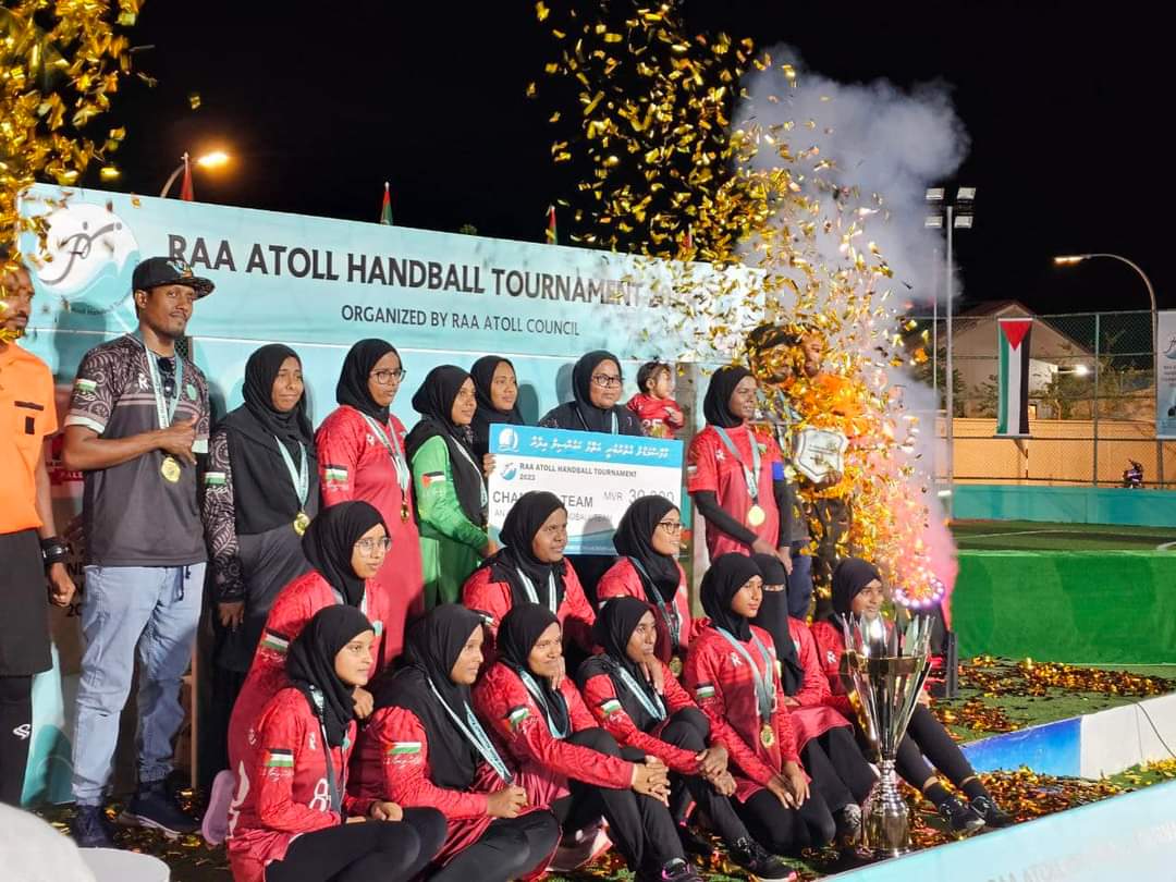 އުނދަގޫ މޮޅަކުން، ރ. އަތޮޅުގެ ހޭންބޯލް ޗެމްޕިއަނަކަށް އަނގޮޅިތީމު!