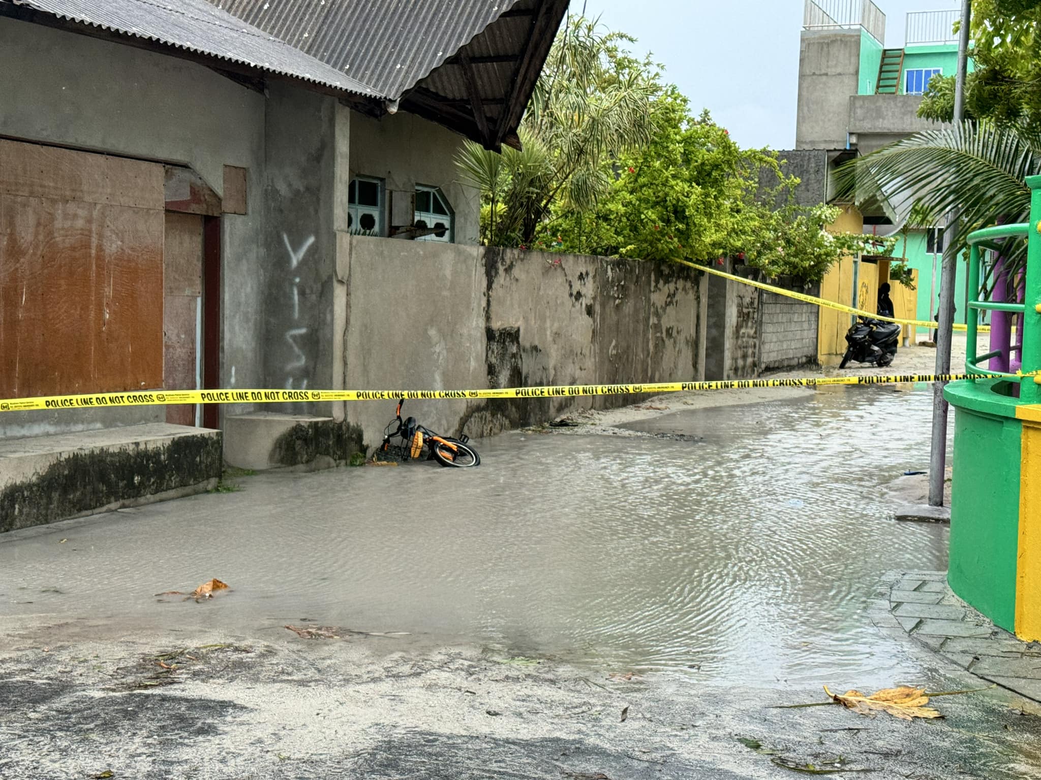 އުނގޫފާރުގައި ކަރަންޓުގައި ޖެހި ހާލު ސީރިއަސްވި ޒުވާނާ އިތުރު ފަރުވާއަށް މާލެ ފޮނުވަނީ