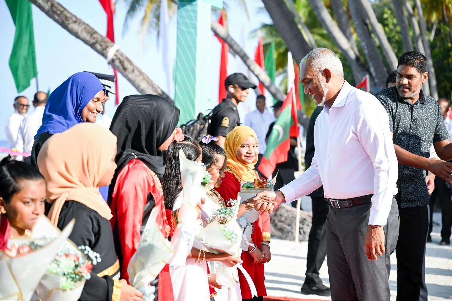 އަންހެނުން ބާރުވެރިކޮށް ރައްކާތެރި މާހައުލެއް ގާއިމްކޮށްދޭންޖެހޭ: ރައިީސް