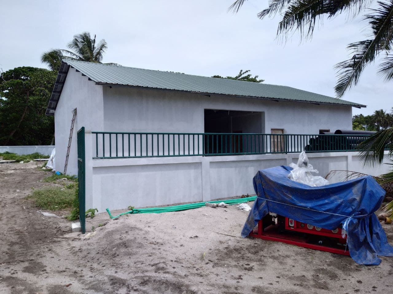 ކޮންޓްރެކްޓަރ ހެދީ ދޮގެއް، ނިމިފައި ވަނީ އެޑްމިން އިމާރާތުގެ މަސައްކަތުގެ 81 އިންސައްތަ!