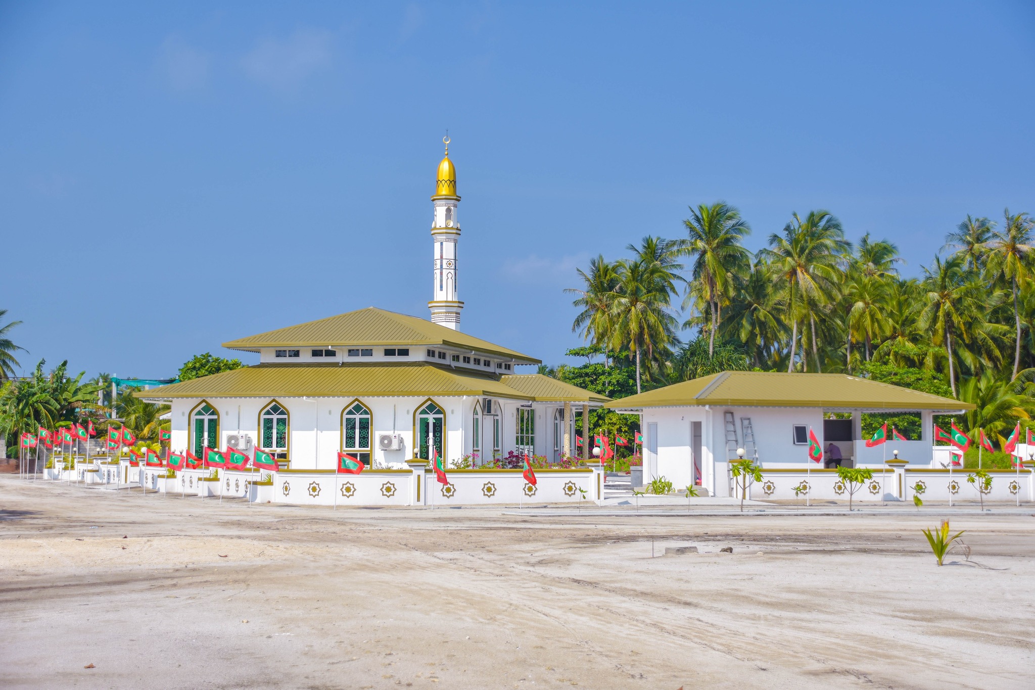 ވާދޫ މަސްޖިދް އުޘްމާން ބުން ޢައްފާން ހުޅުވައިފި