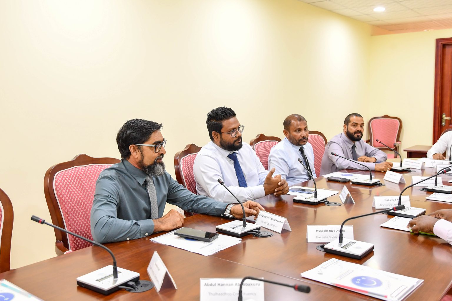 ރައްޔިތުން ދެކޭ ގޮތުގައި މަޖިލިސް މެންބަރުންގެ މުސާރައަކީ 85000 ރުފިޔާ، ހަގީގަތަކީ 42500 ރުފިޔާ: މެމްބަރު ޢަބްދުލްލަޠީފް