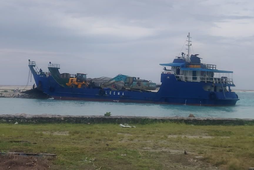 އެއާޕޯޓު ހަދަން އަލިފުށްޓަށް އެރުވި އުޅަނދުތައް ރަށުން ބާލައިފި