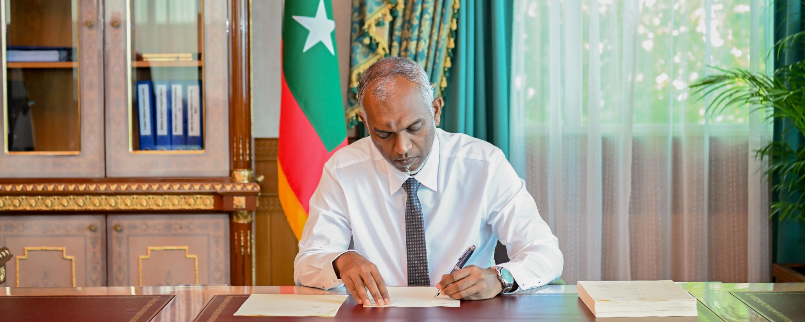 ޝަރުުތުތަކާއެކު ކޮލެޖުތަކަށް ޔުނިވާސިޓީގެ ދަރަޖަ ދެވޭ ގޮަތަށް ހަދަނީ