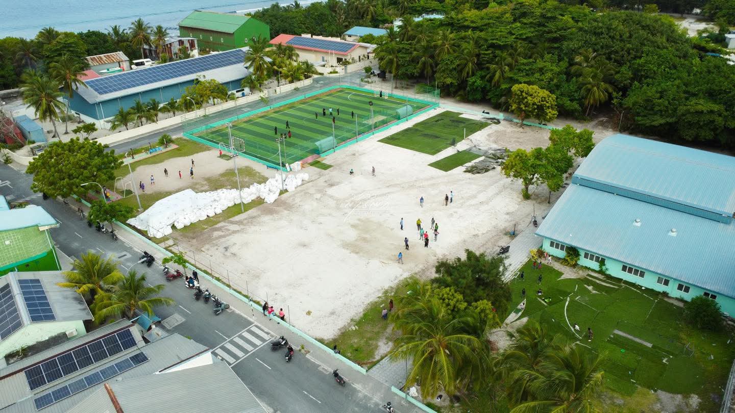 އުނގޫފާރުގައި ފުޓްސަލްދަނޑެއް ތަރައްޤީކޮށްދޭނެ ފަރާތެއް ހޯދުމަށް އިއުލާނުކޮށްފި