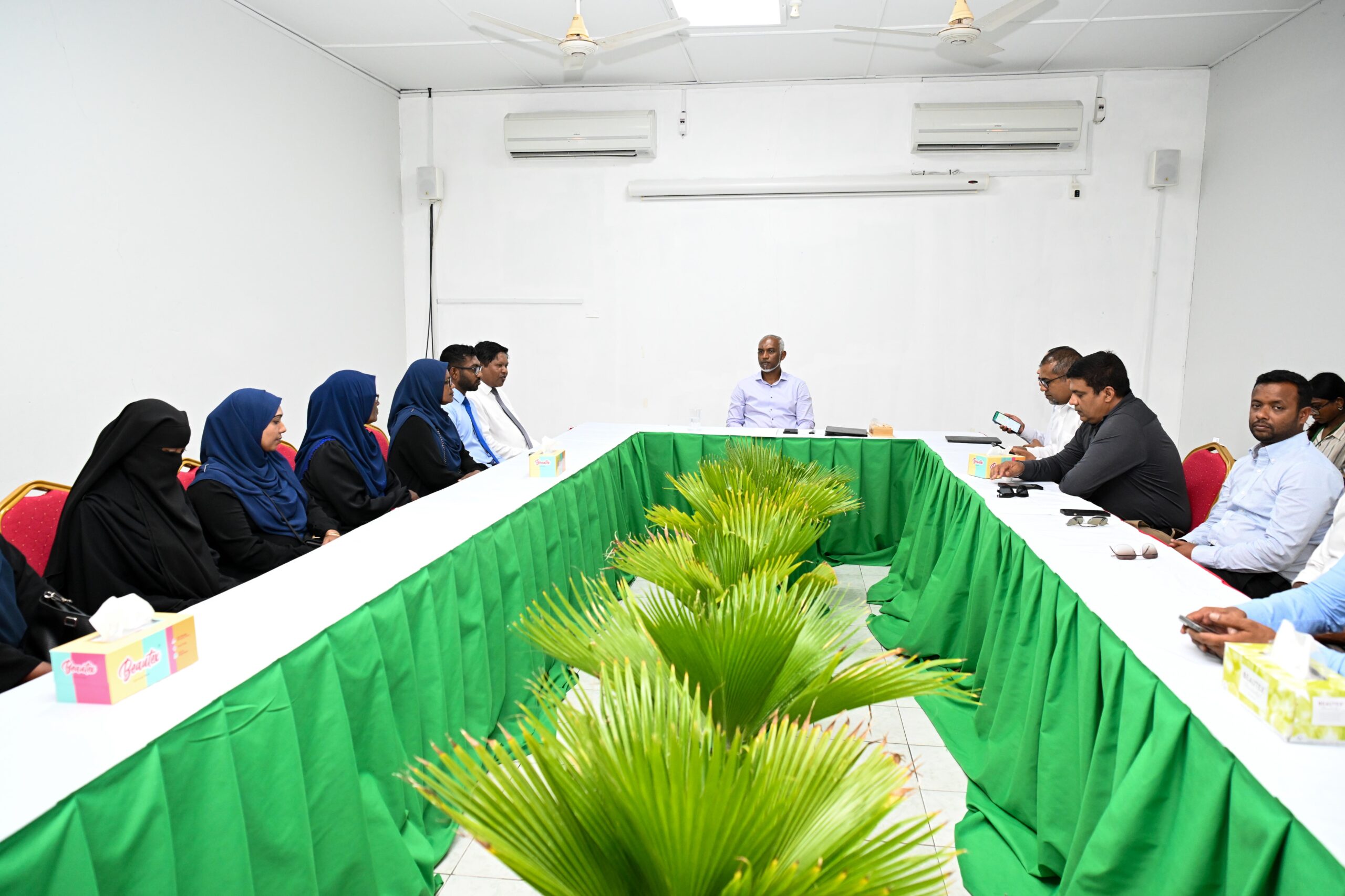 ރަށްރަށުގެ ތަރައްޤީގެ ކަންކަން ކުރިއަށް ދާންވާނީ ރައްޔިތުން އެދޭގޮތަށް: ރައީސް